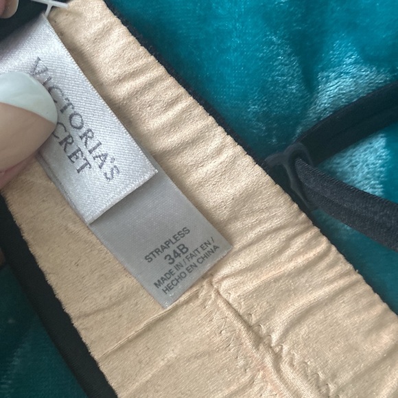 VS strapless bra (straps included too) - Picture 3 of 3